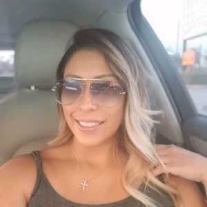 Meet your Posher, Ana